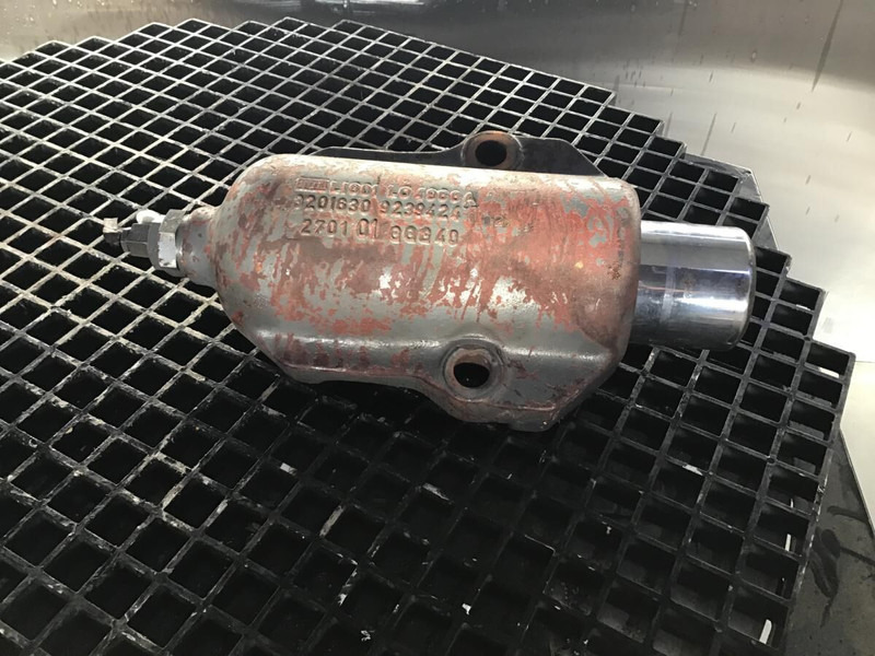 Liebherr Axle Stabilizer - Federung: das Bild 1 Liebherr Axle Stabilizer - Federung: das Bild 1