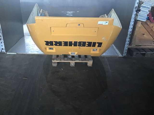 Liebherr Engine Hood - Stoßstange: das Bild 3 Liebherr Engine Hood - Stoßstange: das Bild 3