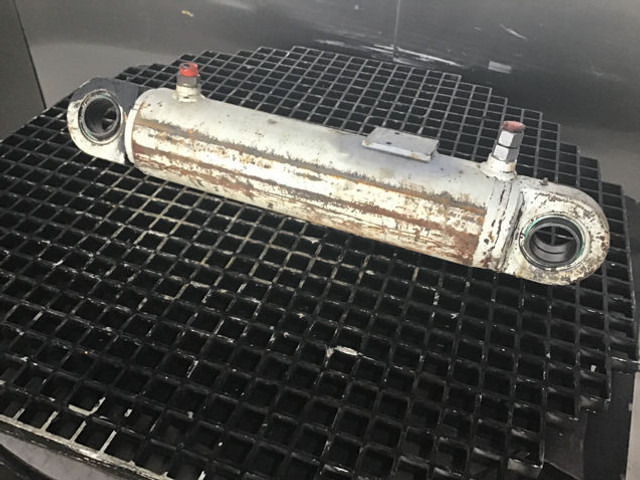 Liebherr Outrigger Cylinder - Hydraulikzylinder: das Bild 1 Liebherr Outrigger Cylinder - Hydraulikzylinder: das Bild 1