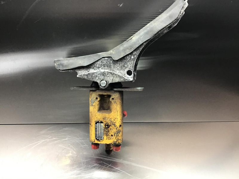 Liebherr Pilot Control Unit - Pedal: das Bild 1 Liebherr Pilot Control Unit - Pedal: das Bild 1