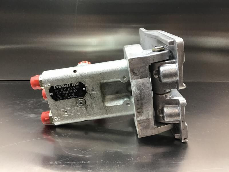 Liebherr Pilot Control Unit - Pedal: das Bild 3 Liebherr Pilot Control Unit - Pedal: das Bild 3