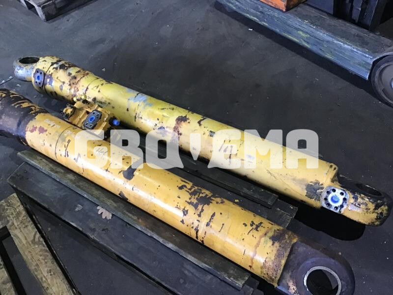 Liebherr R922 Li / R944 / R942 LI / R944B - Hydraulikzylinder: das Bild 1 Liebherr R922 Li / R944 / R942 LI / R944B - Hydraulikzylinder: das Bild 1