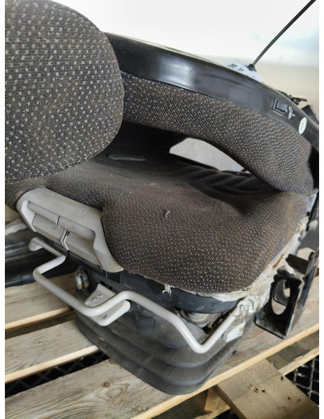 Liebherr R926 COMP - Sitz: das Bild 3 Liebherr R926 COMP - Sitz: das Bild 3