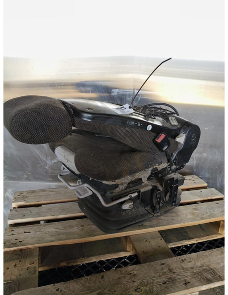 Liebherr R926 COMP - Sitz: das Bild 1 Liebherr R926 COMP - Sitz: das Bild 1