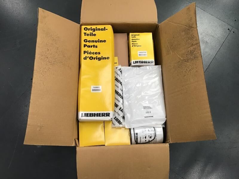 Liebherr Service Kit 1000 hours R906/R916/R926 - Kraftstofffilter: das Bild 2 Liebherr Service Kit 1000 hours R906/R916/R926 - Kraftstofffilter: das Bild 2