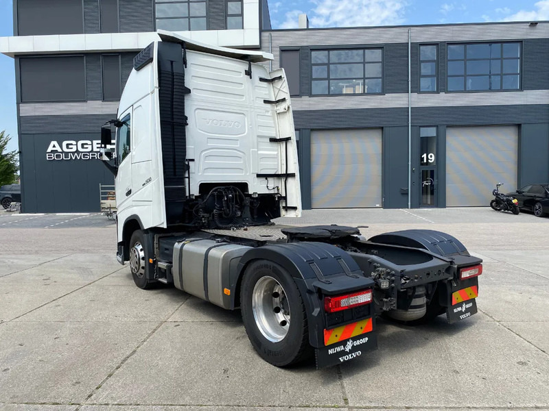 Volvo FH 13.500 Globetrotter XL / I-parkCool / Alcoa / 2x Tank - Sattelzugmaschine: das Bild 4 Volvo FH 13.500 Globetrotter XL / I-parkCool / Alcoa / 2x Tank - Sattelzugmaschine: das Bild 4