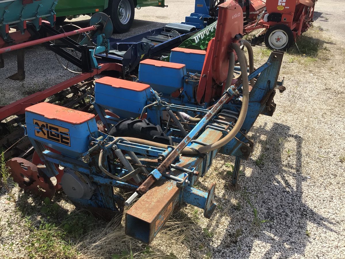 Monosem 4r - Einzelkornsämaschine: das Bild 2 Monosem 4r - Einzelkornsämaschine: das Bild 2