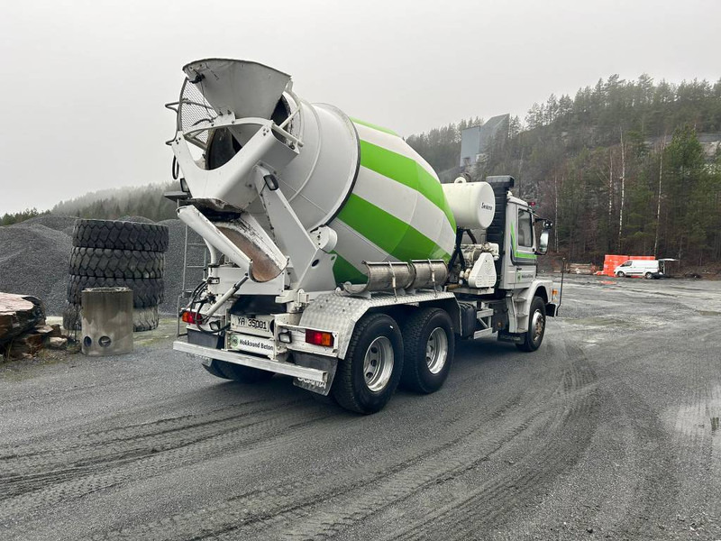 Scania T112 H 6X2 - Fahrmischer: das Bild 3 Scania T112 H 6X2 - Fahrmischer: das Bild 3