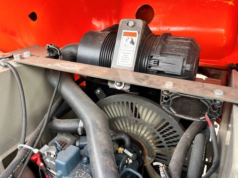 Knickgelenkter Dumper AUSA D150AHG: das Bild 10