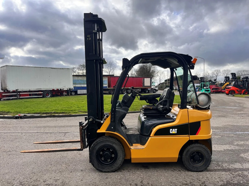 Caterpillar GP25N - Treibgasstapler: das Bild 2 Caterpillar GP25N - Treibgasstapler: das Bild 2