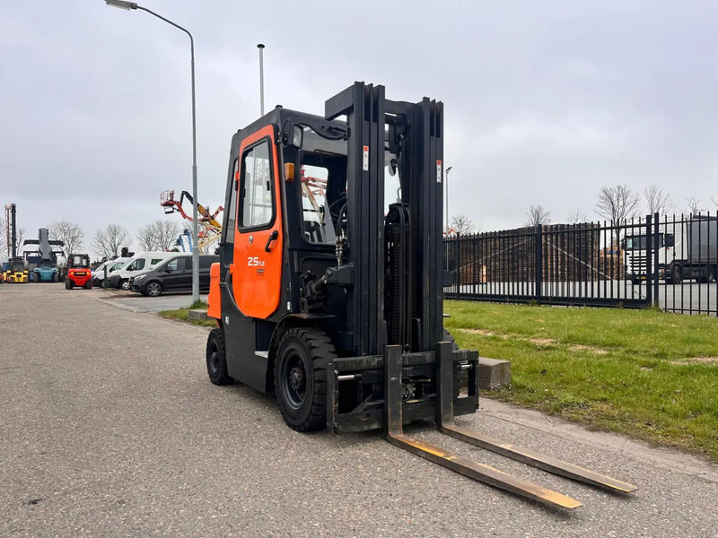 Doosan D25G PLUS - Gabelstapler: das Bild 3 Doosan D25G PLUS - Gabelstapler: das Bild 3