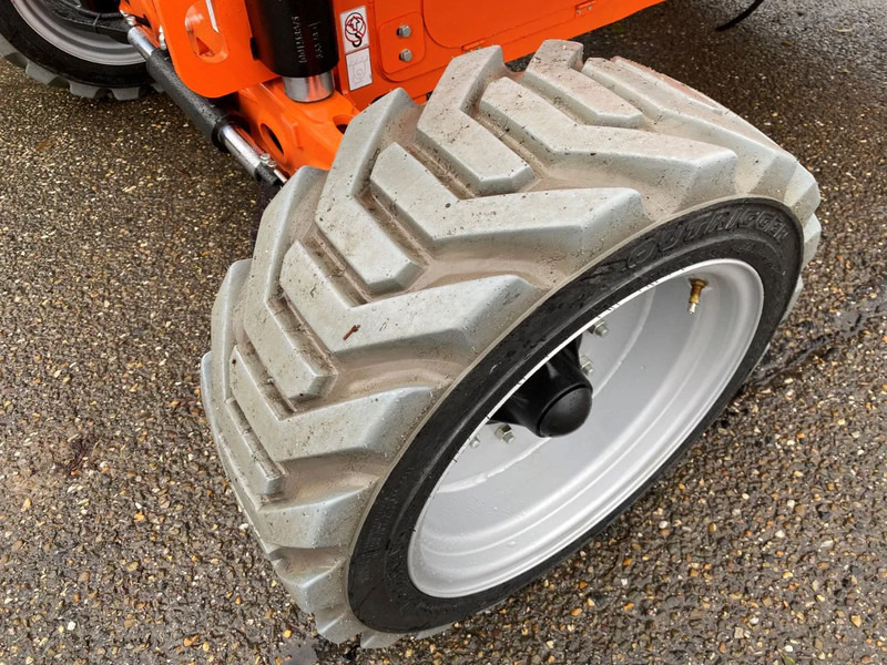 Gelenkarmbühne JLG EC450AJ: das Bild 8