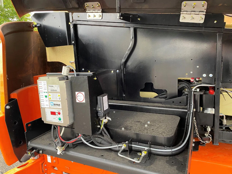 Gelenkarmbühne JLG EC450AJ: das Bild 11