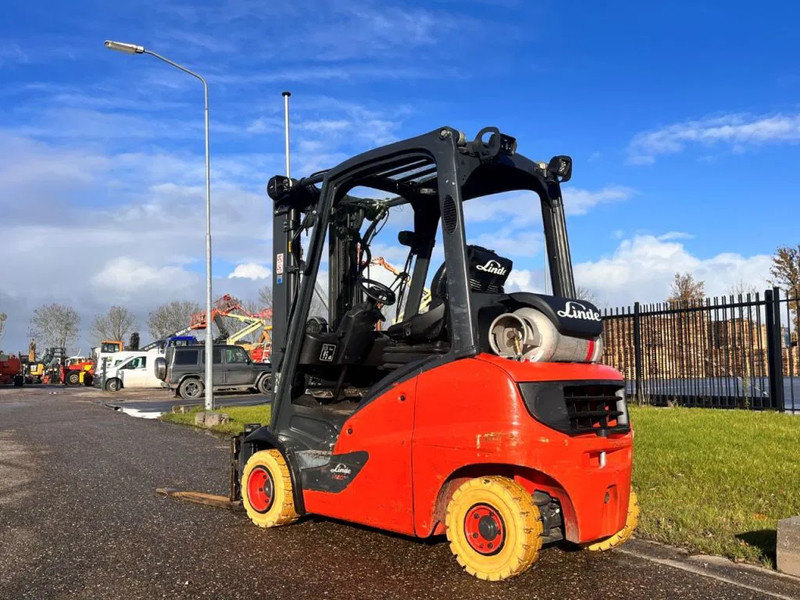 Linde H20T-01 - Treibgasstapler: das Bild 5 Linde H20T-01 - Treibgasstapler: das Bild 5