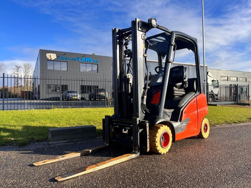 Linde H20T-01 - Treibgasstapler: das Bild 4 Linde H20T-01 - Treibgasstapler: das Bild 4