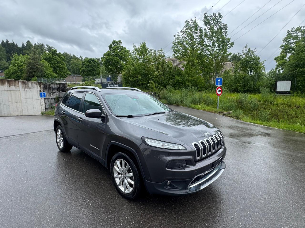 JEEP Cherokee 2.2 TD - Schrägheck: das Bild 2 JEEP Cherokee 2.2 TD - Schrägheck: das Bild 2