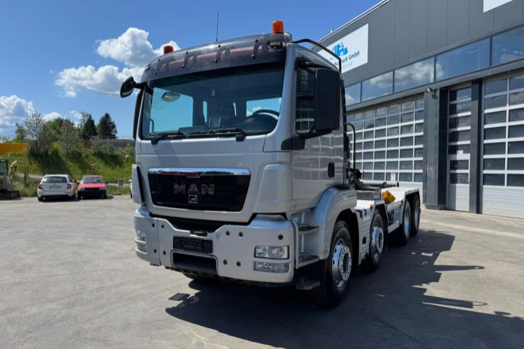 MAN TGS 35.440 8x4 Hiab 26T AHK - Abrollkipper: das Bild 1 MAN TGS 35.440 8x4 Hiab 26T AHK - Abrollkipper: das Bild 1