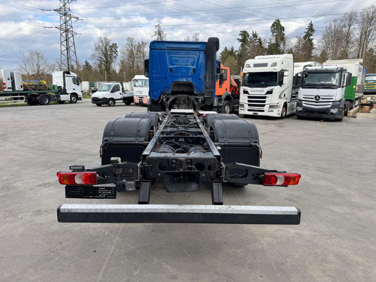 MERCEDES Actros 2545 6x2 - Fahrgestell LKW: das Bild 4 MERCEDES Actros 2545 6x2 - Fahrgestell LKW: das Bild 4