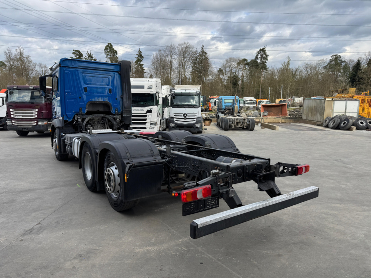 MERCEDES Actros 2545 6x2 - Fahrgestell LKW: das Bild 5 MERCEDES Actros 2545 6x2 - Fahrgestell LKW: das Bild 5