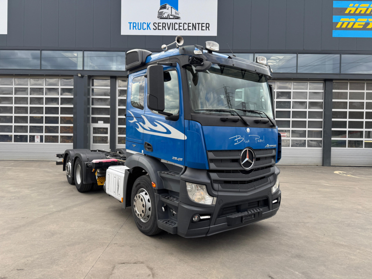 MERCEDES Actros 2545 6x2 - Fahrgestell LKW: das Bild 3 MERCEDES Actros 2545 6x2 - Fahrgestell LKW: das Bild 3
