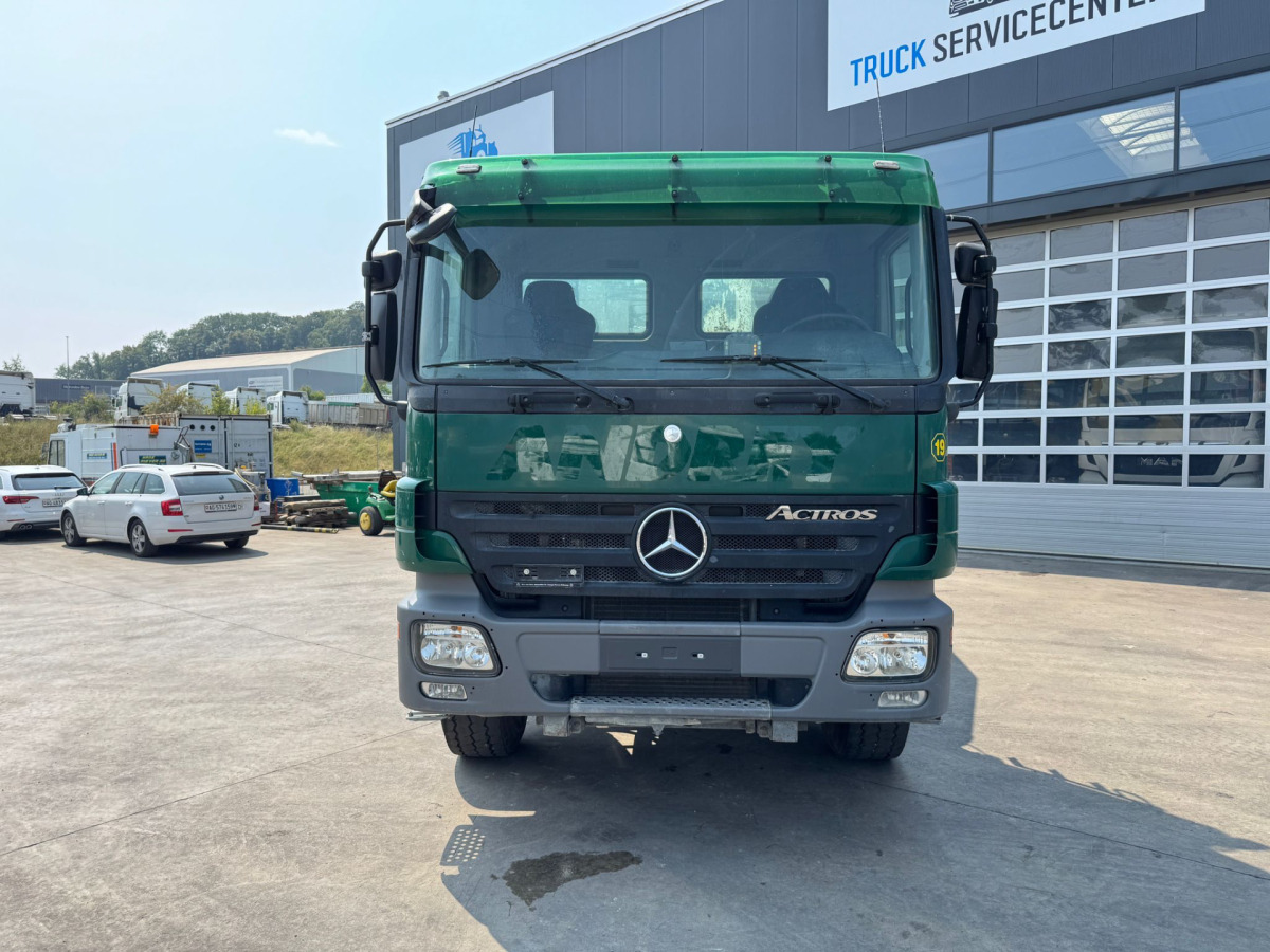 MERCEDES Actros 3244 8x4 Liebherr 9m3 - Fahrmischer: das Bild 2 MERCEDES Actros 3244 8x4 Liebherr 9m3 - Fahrmischer: das Bild 2