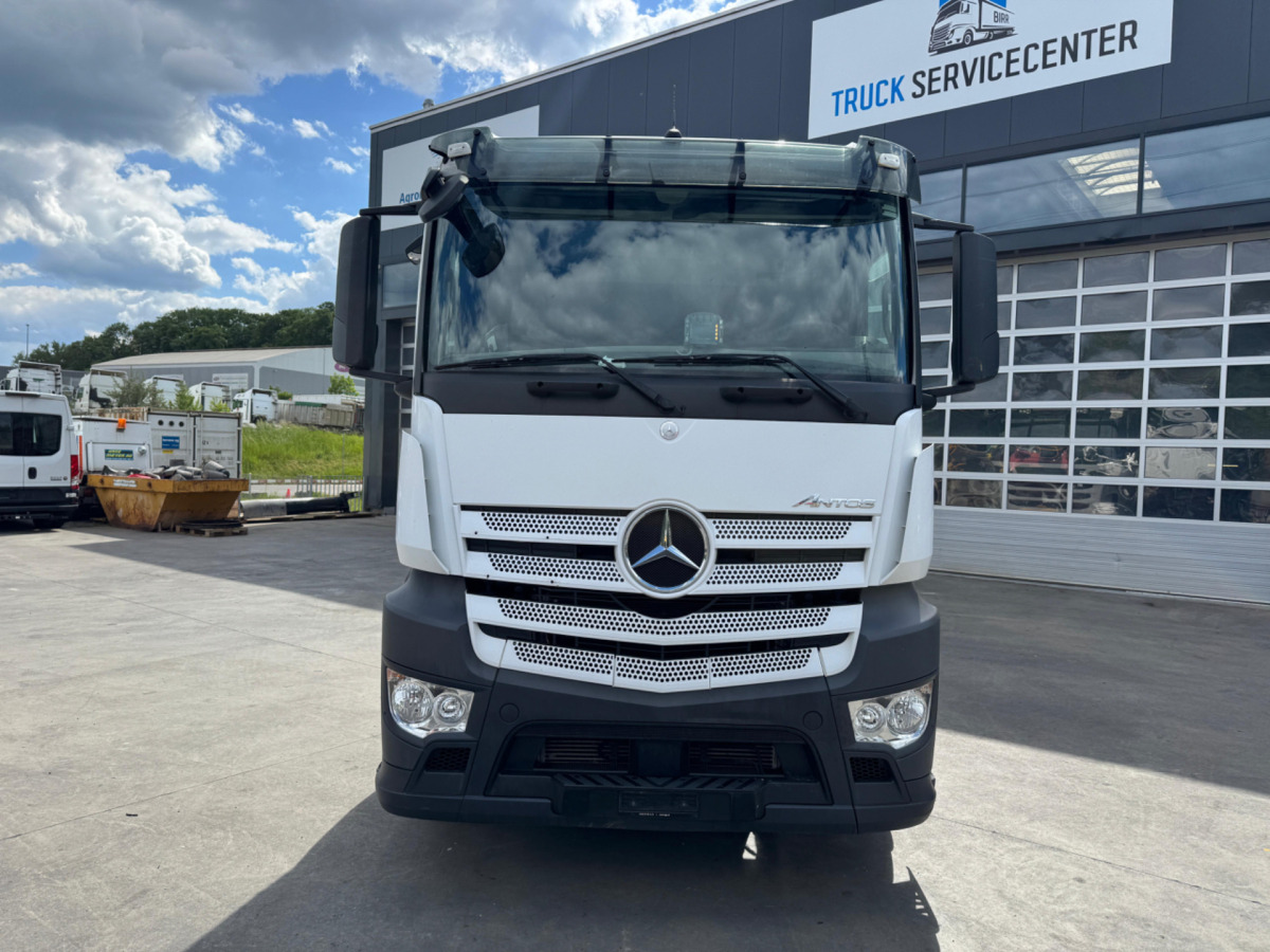 MERCEDES Antos 1851 4x2 - Fahrgestell LKW: das Bild 2 MERCEDES Antos 1851 4x2 - Fahrgestell LKW: das Bild 2