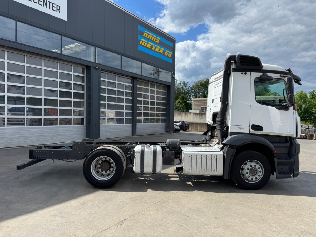MERCEDES Antos 1851 4x2 - Fahrgestell LKW: das Bild 4 MERCEDES Antos 1851 4x2 - Fahrgestell LKW: das Bild 4
