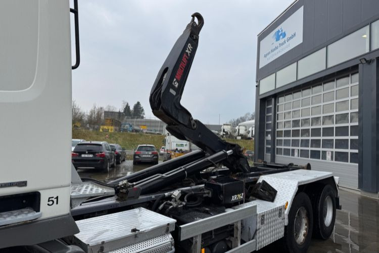 Abrollkipper Mercedes-Benz Actros 2644 6x4 Hiab: das Bild 9