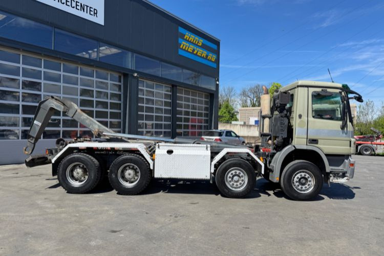Mercedes-Benz Actros 3244 8x4 Hiab 26T AHK - Abrollkipper: das Bild 3 Mercedes-Benz Actros 3244 8x4 Hiab 26T AHK - Abrollkipper: das Bild 3