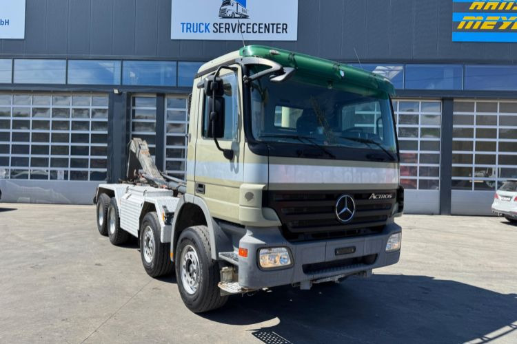Mercedes-Benz Actros 3244 8x4 Hiab 26T AHK - Abrollkipper: das Bild 2 Mercedes-Benz Actros 3244 8x4 Hiab 26T AHK - Abrollkipper: das Bild 2