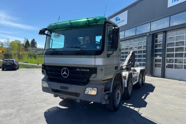 Mercedes-Benz Actros 3244 8x4 Hiab 26T AHK - Abrollkipper: das Bild 1 Mercedes-Benz Actros 3244 8x4 Hiab 26T AHK - Abrollkipper: das Bild 1