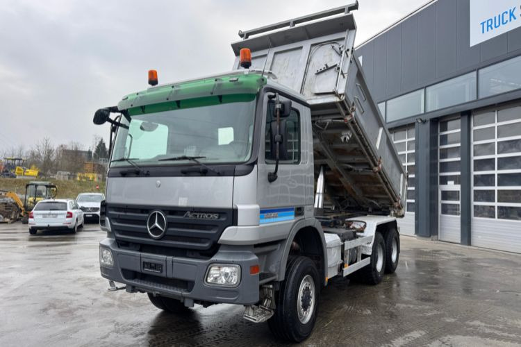 Mercedes-Benz Actros 3348 6x6 Bordmatic - Kipper: das Bild 1 Mercedes-Benz Actros 3348 6x6 Bordmatic - Kipper: das Bild 1