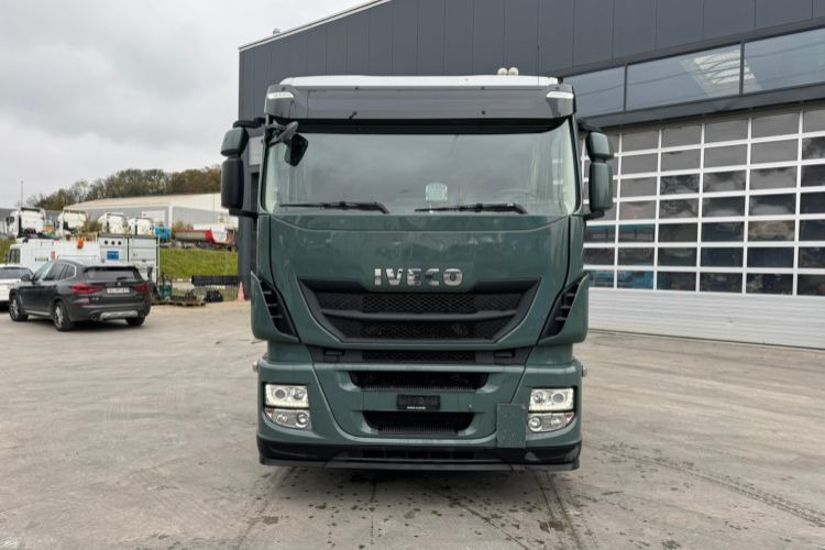 Iveco 480 4x2 Hydraulik & Kompressor - Sattelzugmaschine: das Bild 2 Iveco 480 4x2 Hydraulik & Kompressor - Sattelzugmaschine: das Bild 2
