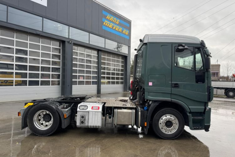 Iveco 480 4x2 Hydraulik & Kompressor - Sattelzugmaschine: das Bild 4 Iveco 480 4x2 Hydraulik & Kompressor - Sattelzugmaschine: das Bild 4