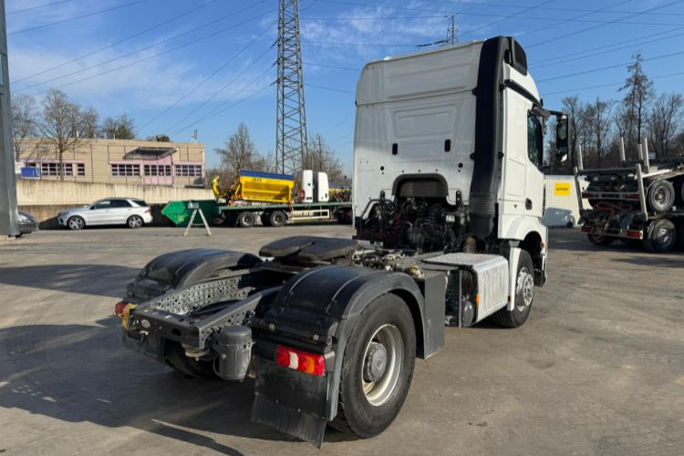 Mercedes-Benz Arocs 1851 4x4H Kipphydraulik - Sattelzugmaschine: das Bild 4 Mercedes-Benz Arocs 1851 4x4H Kipphydraulik - Sattelzugmaschine: das Bild 4