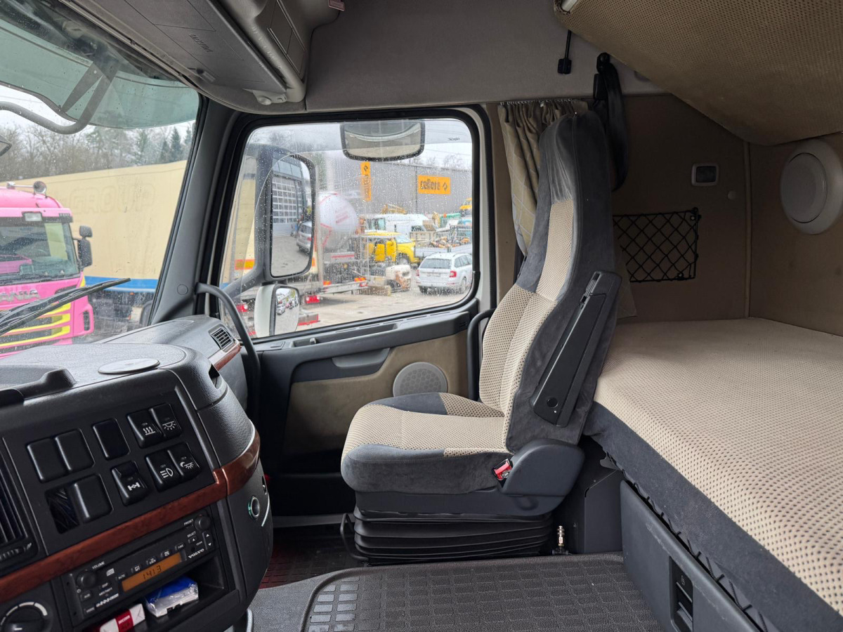 Sattelzugmaschine VOLVO FH-520 4x2: das Bild 13