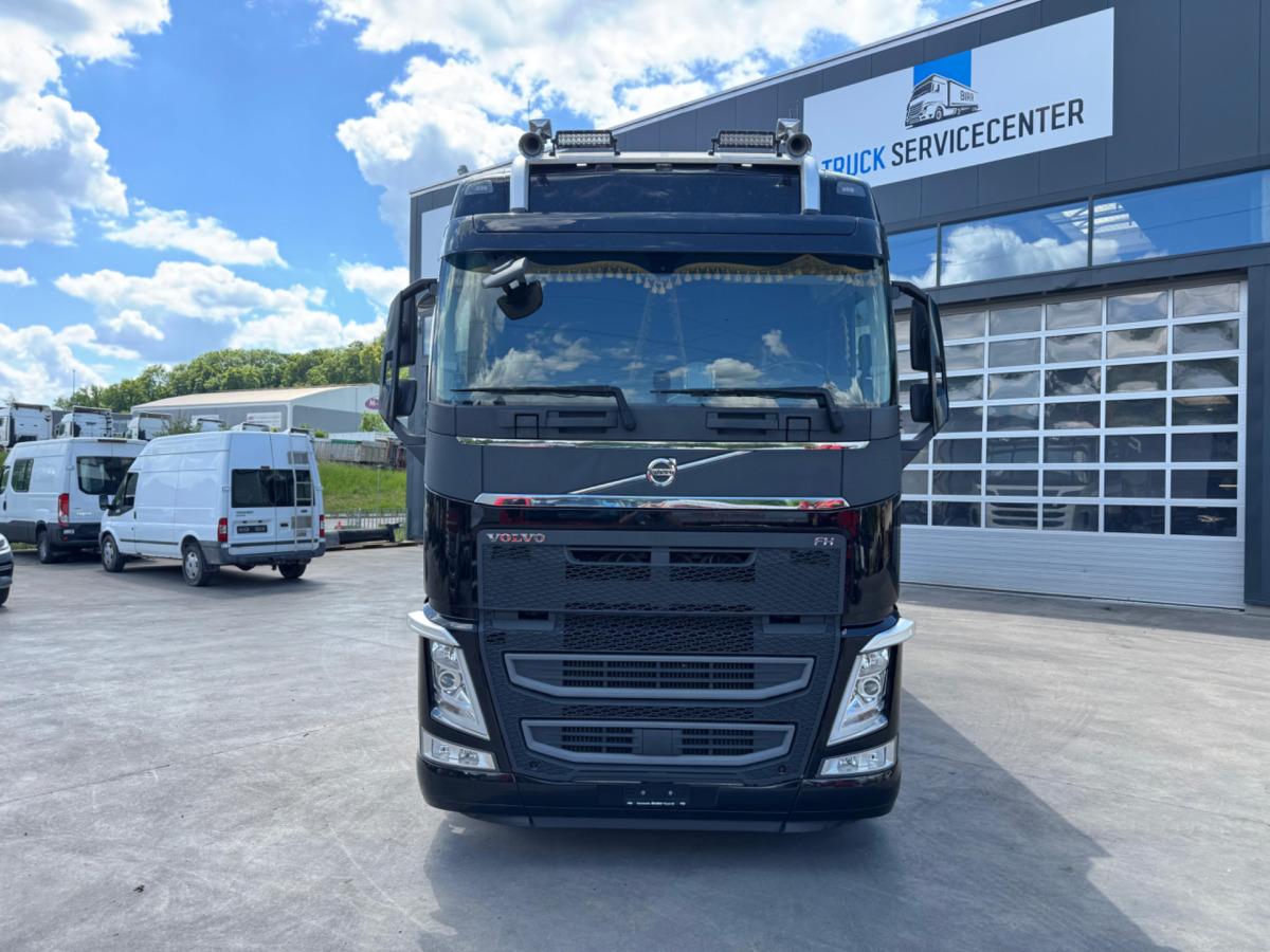 VOLVO FH-540 6x2 - Plane LKW: das Bild 2 VOLVO FH-540 6x2 - Plane LKW: das Bild 2
