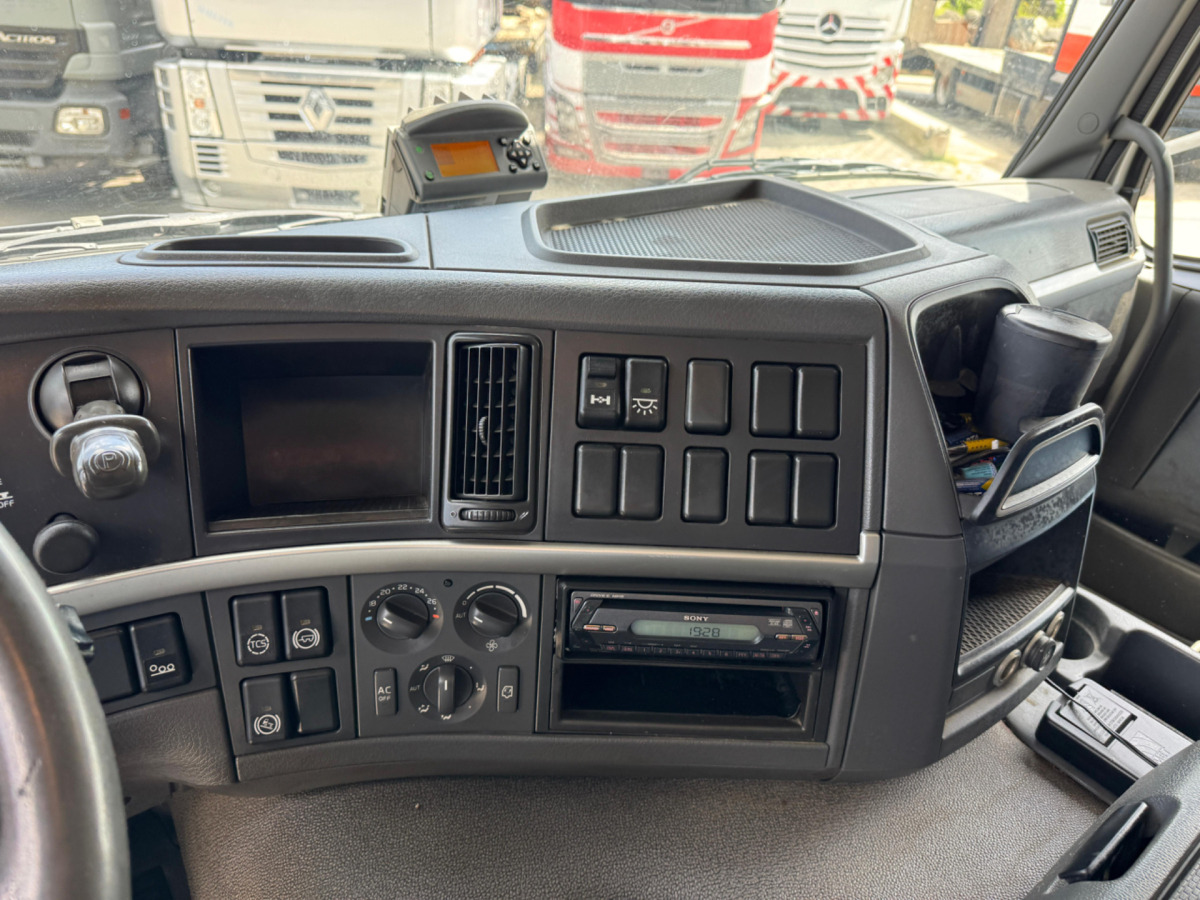 Autokran VOLVO FM-400 4x2 Bonfiglioli 15000-4: das Bild 15