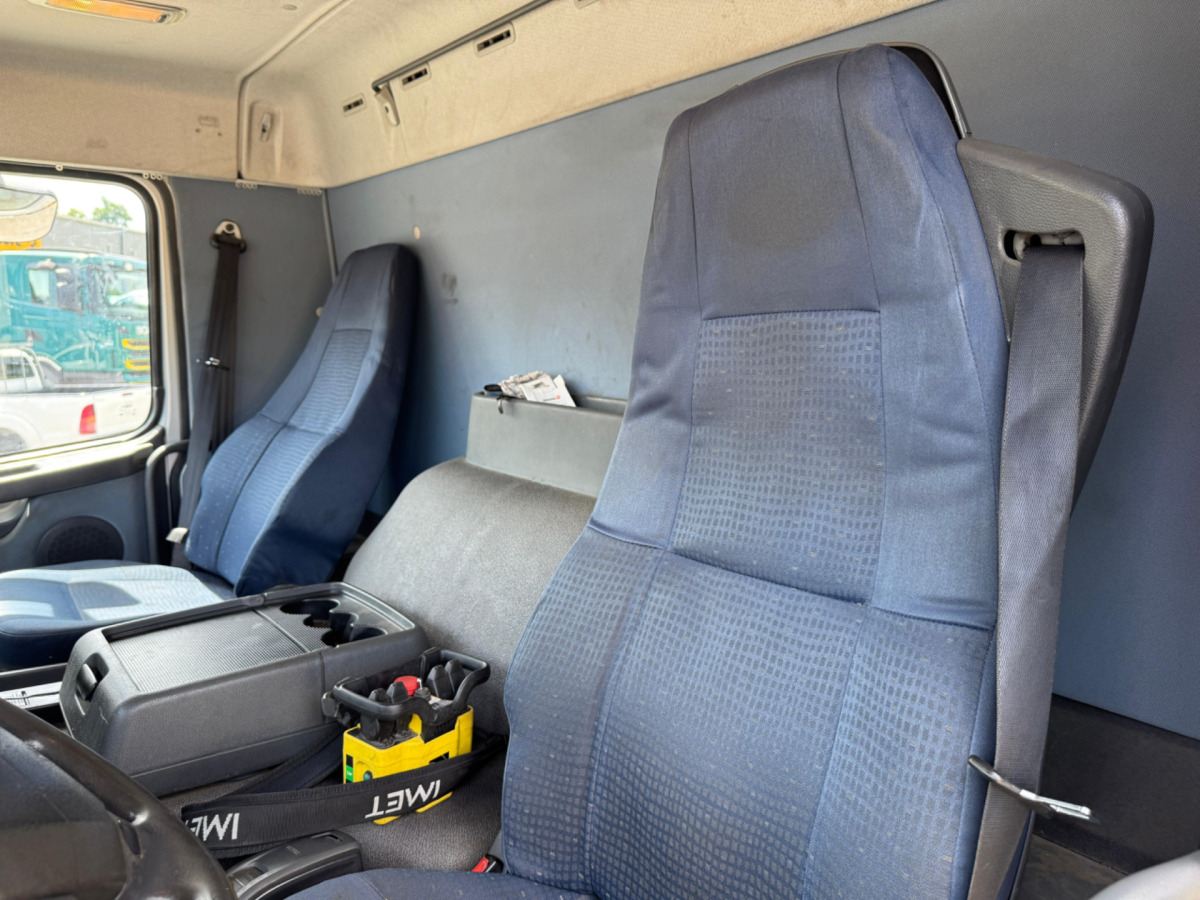 Autokran VOLVO FM-400 4x2 Bonfiglioli 15000-4: das Bild 16
