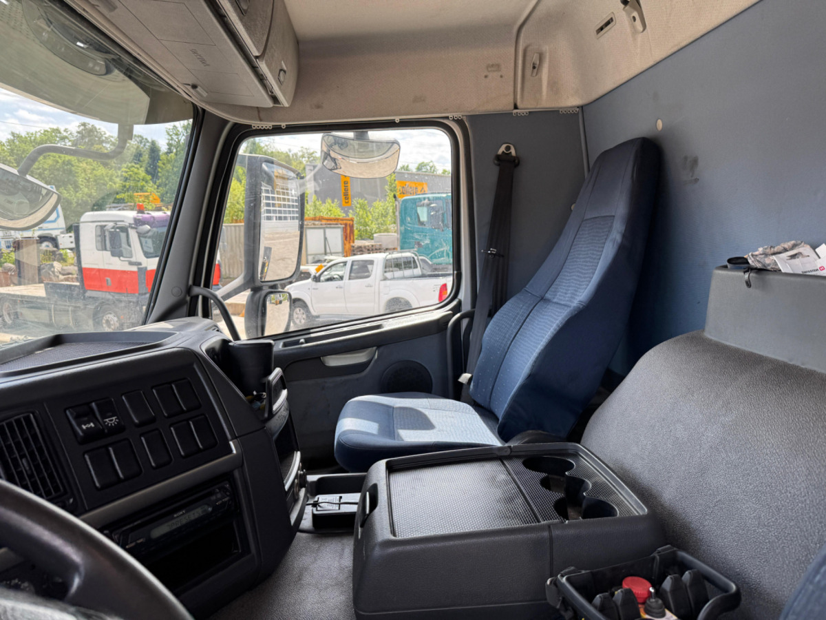 Autokran VOLVO FM-400 4x2 Bonfiglioli 15000-4: das Bild 14