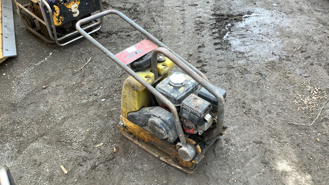 12" WACKER PLATE - Baugeräte: das Bild 2 12" WACKER PLATE - Baugeräte: das Bild 2