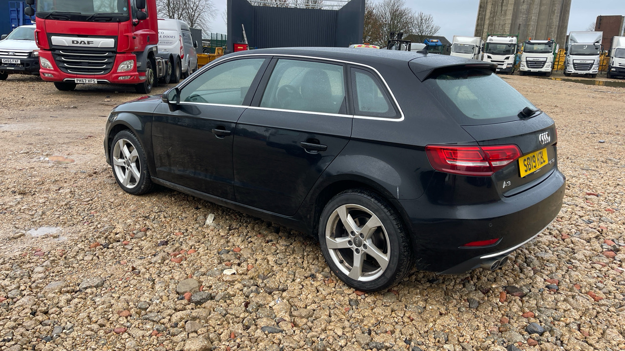 AUDI A3 2.0 35 TDI SPORT - Schrägheck: das Bild 3 AUDI A3 2.0 35 TDI SPORT - Schrägheck: das Bild 3