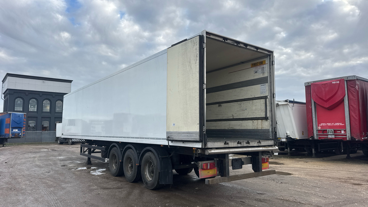 GRAY ADAMS FRIDGE BOX - Anhänger: das Bild 4 GRAY ADAMS FRIDGE BOX - Anhänger: das Bild 4