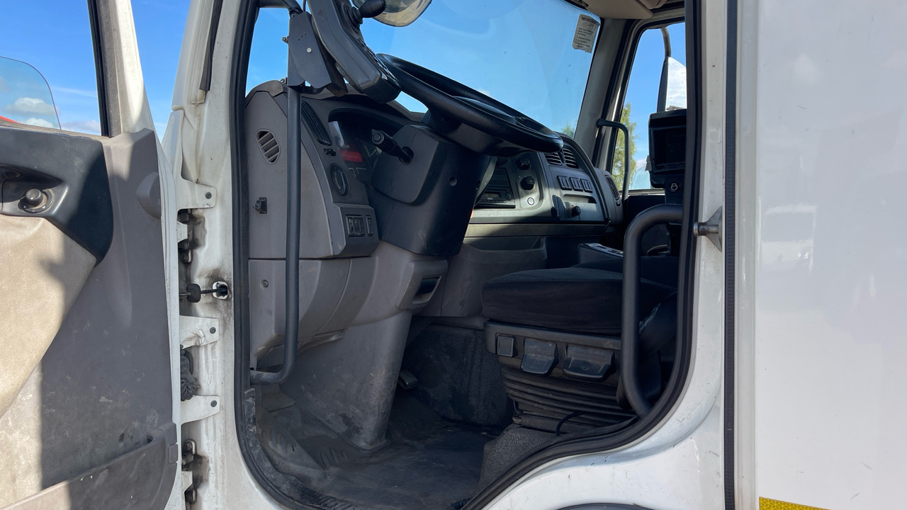 DAF LF 220 - Kehrmaschine: das Bild 5 DAF LF 220 - Kehrmaschine: das Bild 5