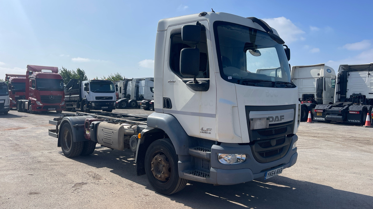 DAF LF 220 - Fahrgestell LKW: das Bild 1 DAF LF 220 - Fahrgestell LKW: das Bild 1