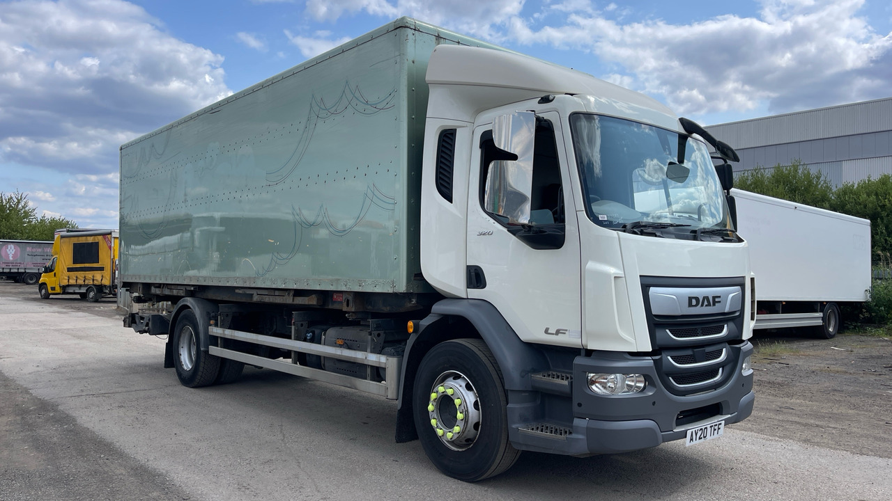 DAF LF 320 - Koffer LKW: das Bild 1 DAF LF 320 - Koffer LKW: das Bild 1