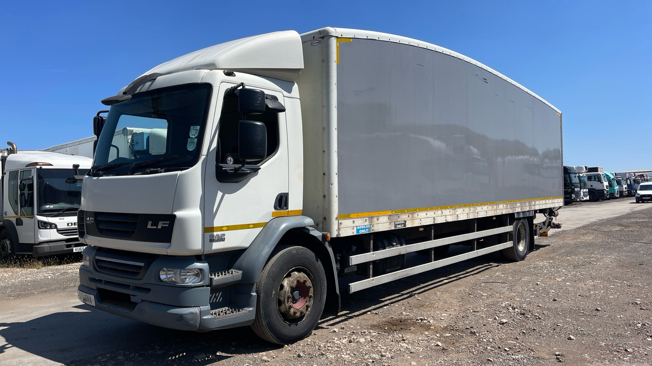 DAF LF 55.220 - Koffer LKW: das Bild 2 DAF LF 55.220 - Koffer LKW: das Bild 2