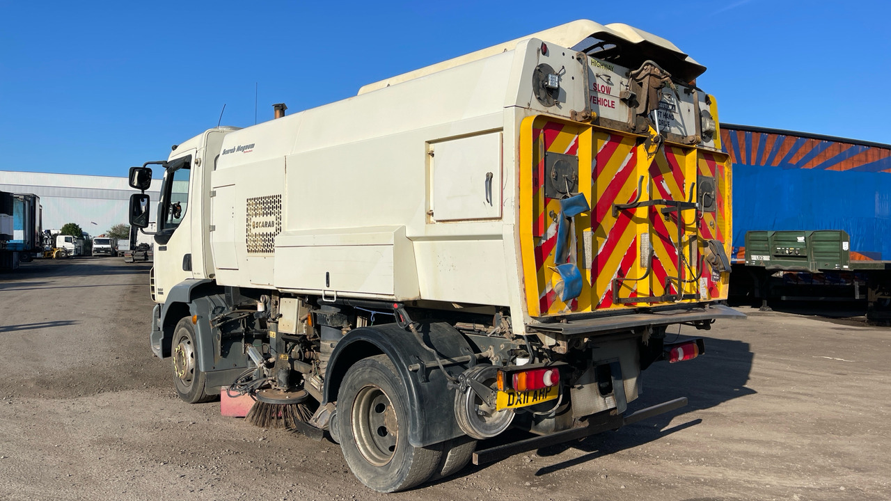 DAF LF 55.220 - Kehrmaschine: das Bild 3 DAF LF 55.220 - Kehrmaschine: das Bild 3