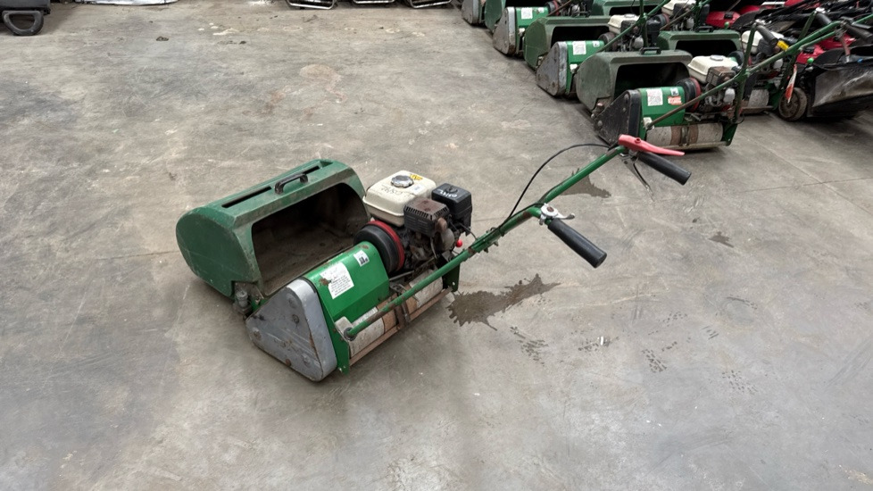 DENNIS FT20 PEDESDTRIAN CYLINDER MOWER, NO UNIT, GRASS BOX - Rasenmäher: das Bild 3 DENNIS FT20 PEDESDTRIAN CYLINDER MOWER, NO UNIT, GRASS BOX - Rasenmäher: das Bild 3
