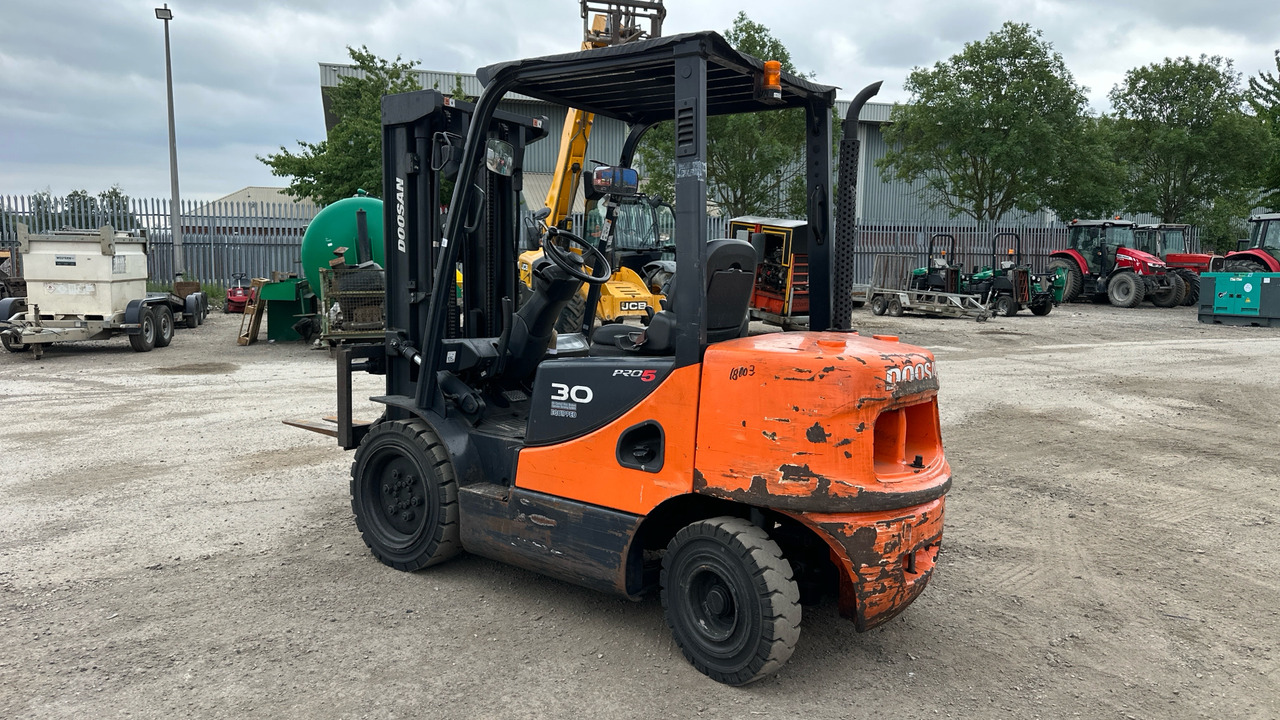 DOOSAN D30 PRO 5-7 - Dieselstapler: das Bild 3 DOOSAN D30 PRO 5-7 - Dieselstapler: das Bild 3